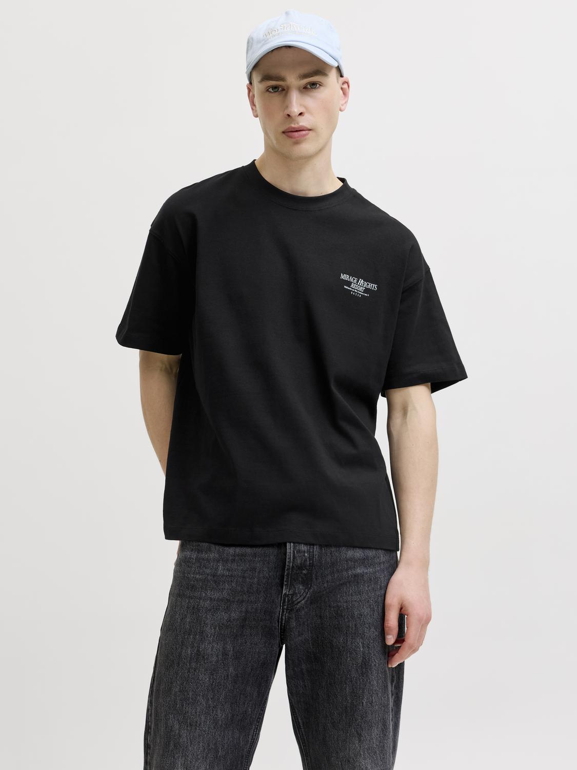model_shot-front